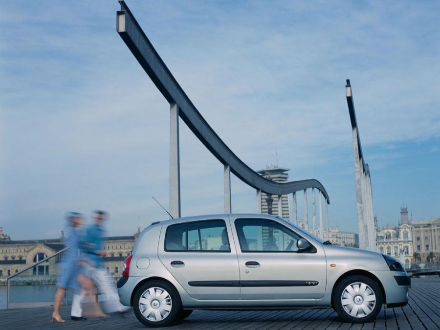  Renault Clio 5-Door 2001 года  (фото 6 из 14)